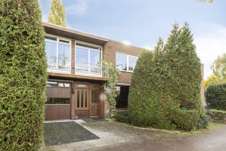 Tussenwoning te koop: Burgemeester de Bruinstraat 84, Dieren