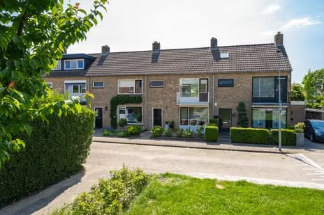 Tussenwoning te koop: Burgemeester De Cock van Opijnenstraat 29, Burgemeesterswijk Tiel