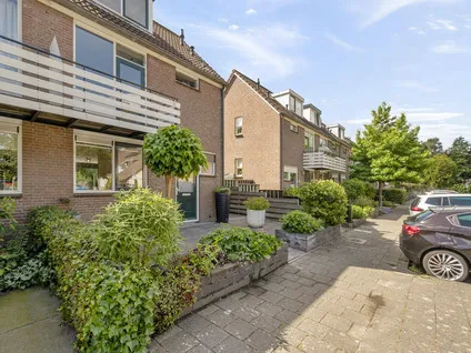 Hoekwoning te koop: Burgemeester de Herderplantsoen 24, Koudekerk Aan Den Rijn