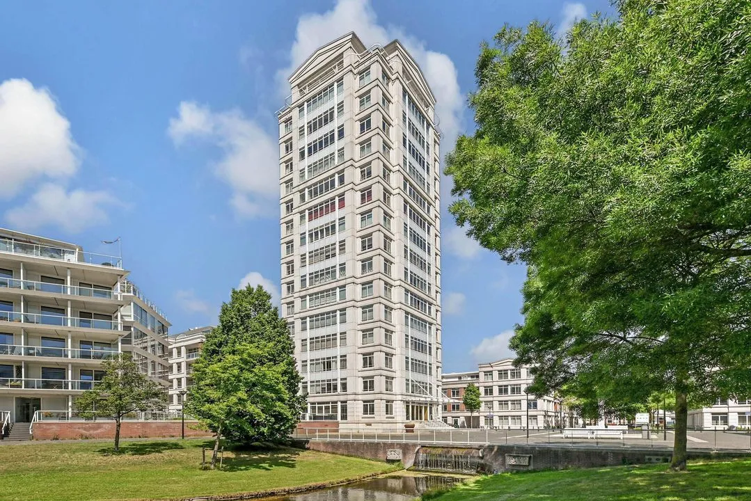 Appartement te koop: Burgemeester De Monchyplein 308, 'S-Gravenhage
