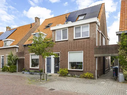 Twee-onder-één-kap te koop: Burgemeester Drijberplein 48, Buitenuitbreiding-Oost Sliedrecht