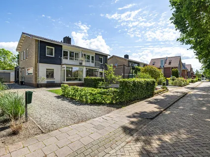 Semi-detached for sale: Burgemeester Falkenaweg 221, De Akkers Heerenveen