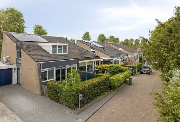Tussenwoning te koop: Burgemeester Gaststraat 32, Brouwershaven Brouwershaven