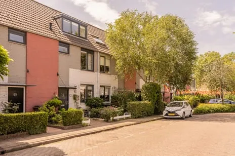 Tussenwoning te koop: Burgemeester Geertsemalaan 14, Groot Deijleroord en Ter Weer Wassenaar