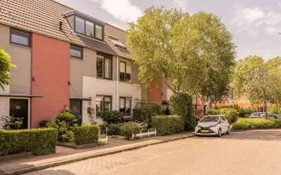 Tussenwoning te koop: Burgemeester Geertsemalaan 14, Groot Deijleroord en Ter Weer Wassenaar