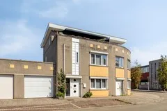 Tussenwoning te koop: Burgemeester Geillstraat 2, Terneuzen
