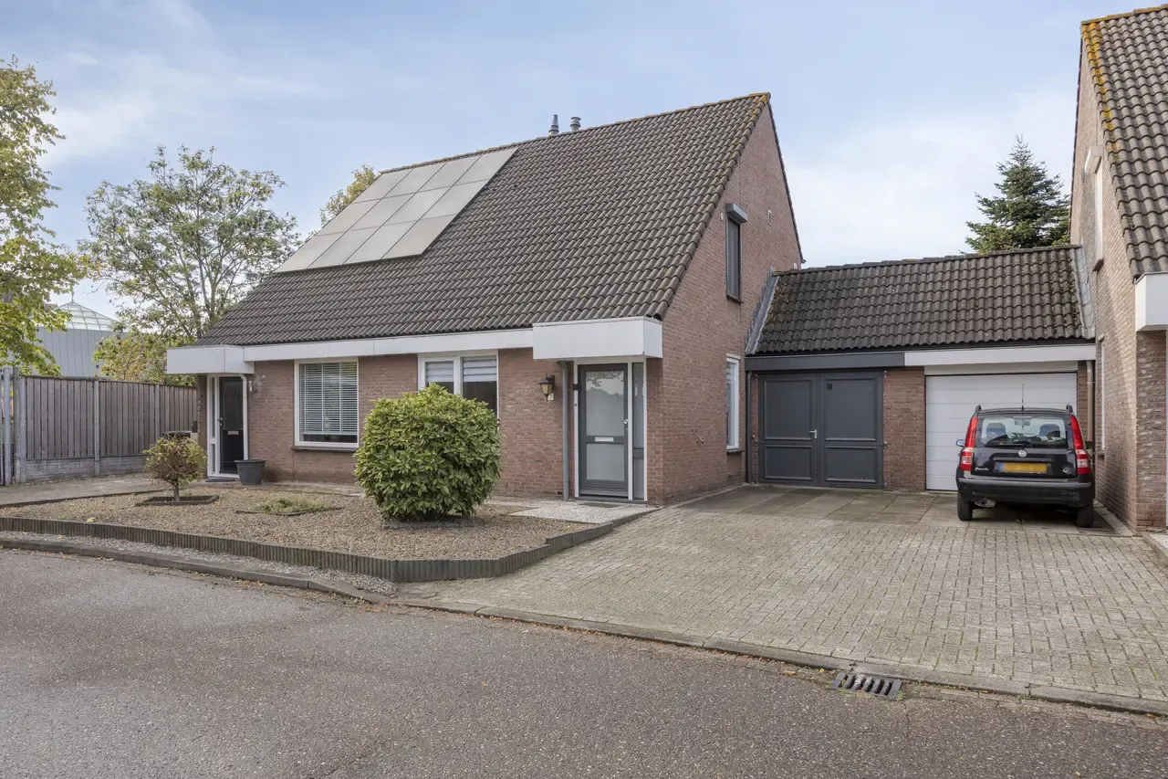 Tussenwoning te koop: Burgemeester Gubbelsstraat 7, Roggel