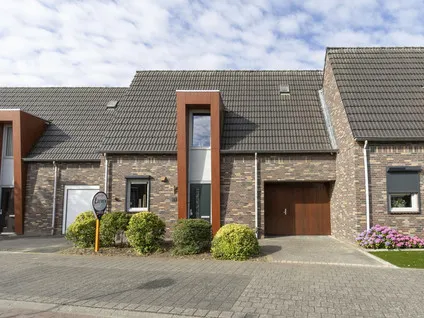Tussenwoning te koop: Burgemeester Hoeijmakersstraat 3, Stramproy Stramproy