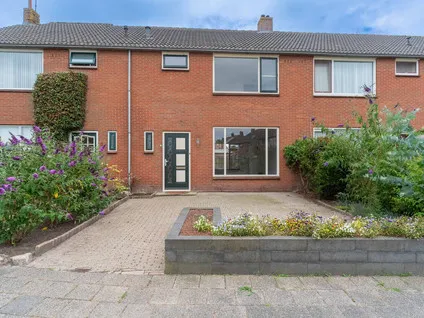 Tussenwoning te koop: Burgemeester Honijkstr 7, De Buurt Venhuizen