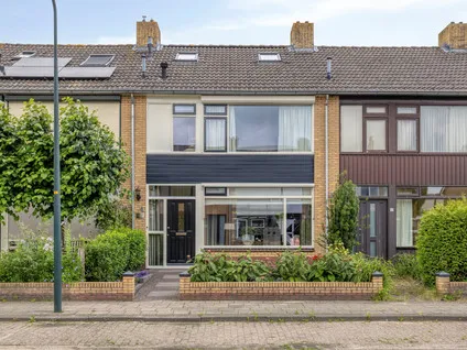 Tussenwoning te koop: Burgemeester Hoytema van Konijnenburglaan 34, Scherpenzeel Scherpenzeel