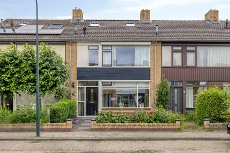 Tussenwoning te koop: Burgemeester Hoytema van Konijnenburglaan 34, Scherpenzeel Scherpenzeel (Ge)