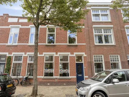 Tussenwoning te koop: Burgemeester Hulshofstraat 7, Vestinggronden-Zuid Bergen Op Zoom