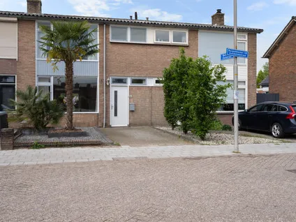 Tussenwoning te koop: Burgemeester J.W. Hondelinkstraat 41, Beesd Oost Beesd