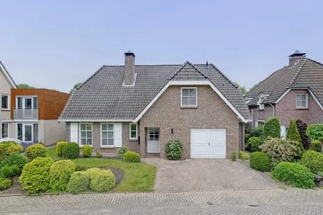 Vrijstaande woning te koop: Burgemeester Kolfschotenstraat 3, Engelsbergen Eindhoven