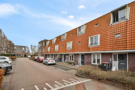 Tussenwoning te koop: Burgemeester Kootlaan 117, Legmeer Uithoorn