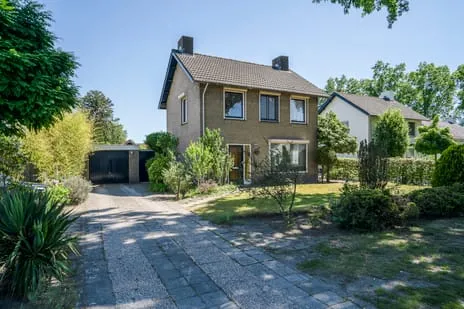 Vrijstaande woning te koop: Burgemeester Krollaan 105, Kroon Helmond