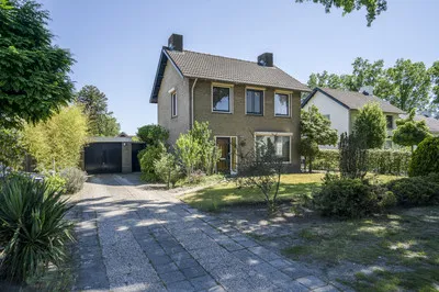 Vrijstaande woning te koop: Burgemeester Krollaan 105, Kroon Helmond