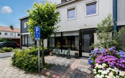 Tussenwoning te koop: Burgemeester Kuiperslaan 21, Oldemarkt Oldemarkt