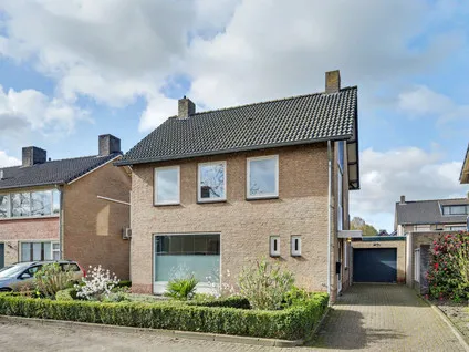 Vrijstaande woning te koop: Burgemeester Magneestraat 10, Molenstraat e.o. Luyksgestel