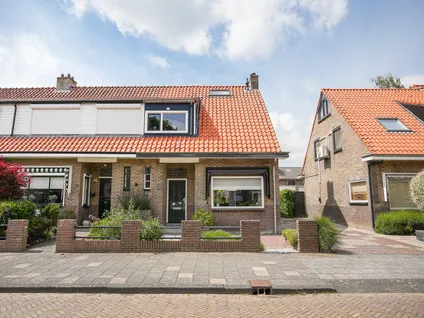 Hoekwoning te koop: Burgemeester Meesstraat 34, Oranjebuurt-Zuid Leerdam