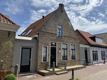 Tussenwoning te koop: Burgemeester Mentzstraat 18, West-Terschelling West-Terschelling