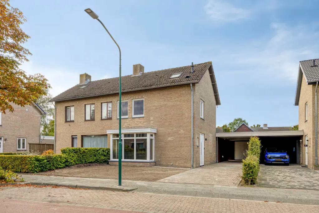 Twee-onder-één-kap te koop: Burgemeester Mostermanslaan 7, Lieshout