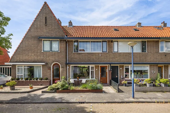 Terraced house for sale: Burgemeester Okmastraat 9, Franeker Vliet Tuinen en Frisia Franeker
