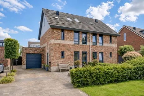 Twee-onder-één-kap te koop: Burgemeester Postmastraat 12, Zuidoostbeemster Zuidoostbeemster