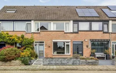 Terraced house for sale: Burgemeester Schumanlaan 28, Lopik-Dorp Lopik