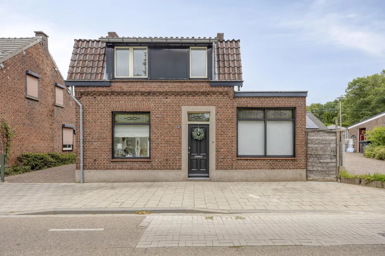 Vrijstaande woning te koop: Burgemeester Thomas Wackersstraat 67, Roermond