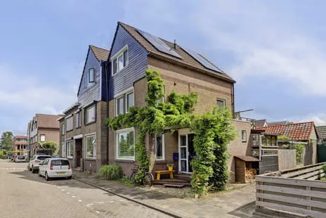 Hoekwoning te koop: Burgemeester Trooststraat 102, Bedrijventerrein Mercuriusweg Waddinxveen
