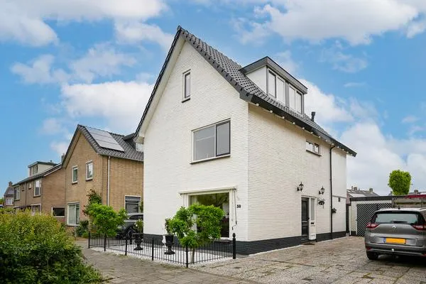Vrijstaande woning te koop: Burgemeester van Beeck Calkoenstraat 38, Cothen Cothen