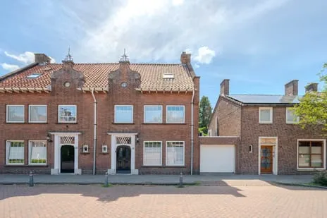 Terraced house for sale: Burgemeester van Beekstraat 12, Deurne Centrum Deurne