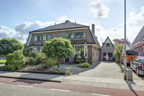 Twee-onder-één-kap te koop: Burgemeester van der Feltzweg 72, Twello