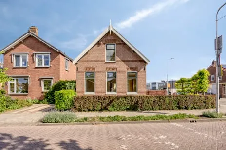 Vrijstaande woning te koop: Burgemeester van der Willigenstraat 18, Koninginnenbuurt Lekkerkerk