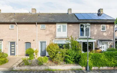 Tussenwoning te koop: Burgemeester van Dommelenlaan 39, Aalst Waalre