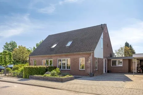 Tussenwoning te koop: Burgemeester van Gilsstraat 25, Millingen aan de Rijn-West Millingen Aan De Rijn