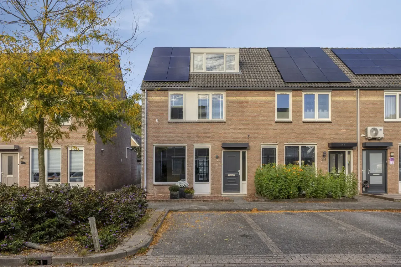 Hoekwoning te koop: Burgemeester van Heesbeenstraat 36, Vlijmen