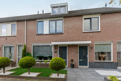 Tussenwoning te koop: Burgemeester van Heesbeenstraat 7, Vlijmen-Dorp Vlijmen