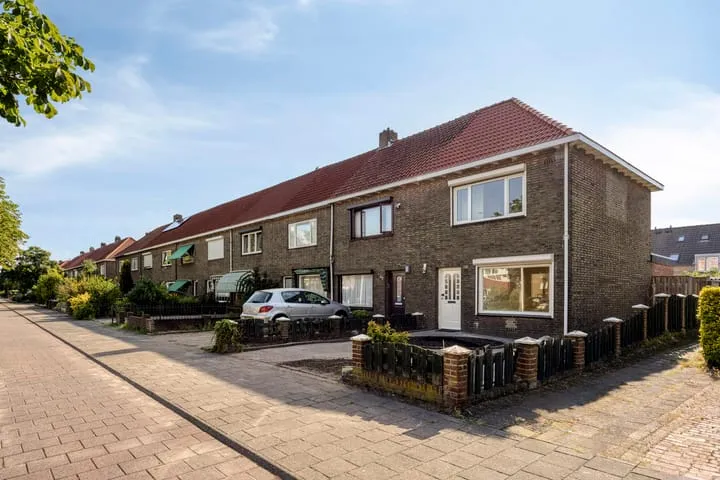 Corner house for sale: Burgemeester van Houtlaan 40, Beisterveld Helmond