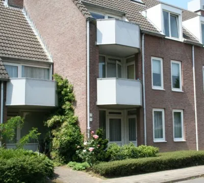 Apartment for rent: Burgemeester Van Laarstraat 2C, Cadier Cadier En Keer