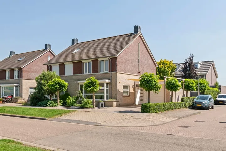 Corner house for sale: Burgemeester van Mourikstraat 3, Beusichem Beusichem