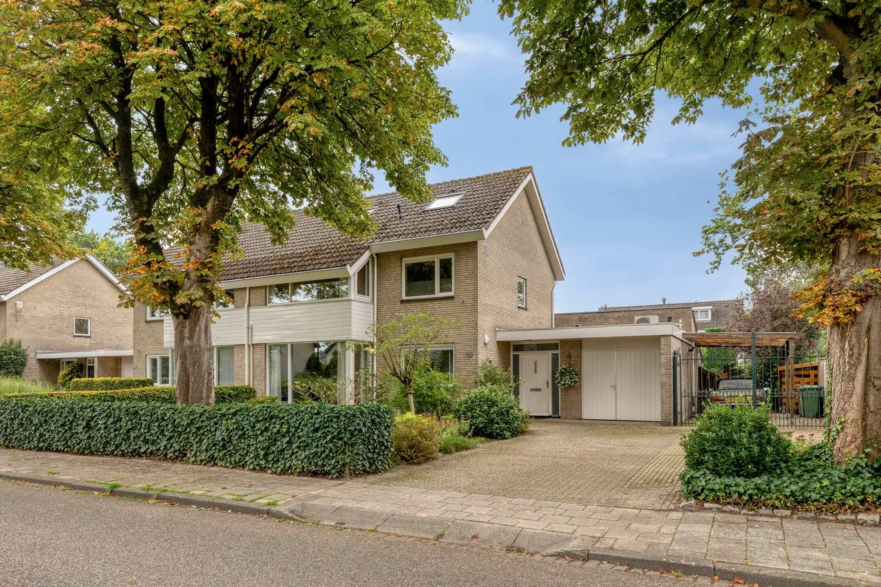 Hoekwoning te koop: Burgemeester van Oerslaan 20, Oosterhout (Nb)