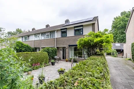 Corner house for sale: Burgemeester van Panhuyslaan 66, Burgum Burgum