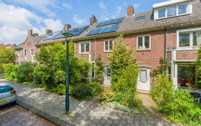 Tussenwoning te koop: Burgemeester van Tienenweg 19, Centrum West Diemen