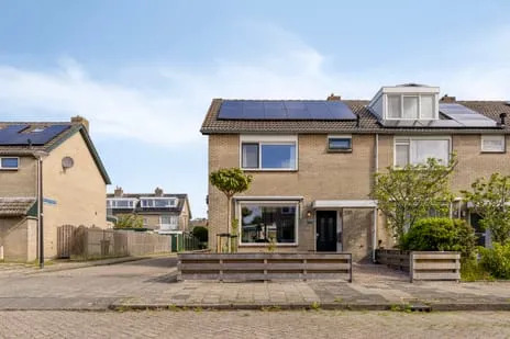 Hoekwoning te koop: Burgemeester van Trichtlaan 118, de Maricken-Veenzijde Wilnis