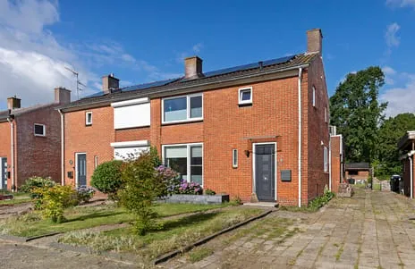 Twee-onder-één-kap te koop: Burgemeester Venemastraat 30, Muntendam-west Muntendam
