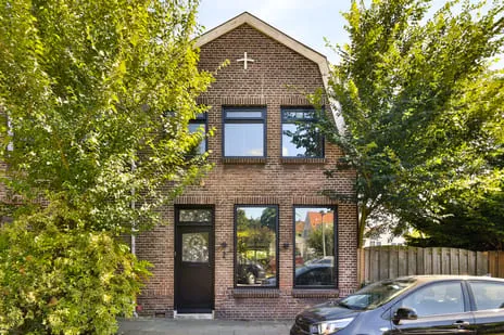 Twee-onder-één-kap te koop: Burgemeester Verveenstraat 2, Bijdorp Schiedam