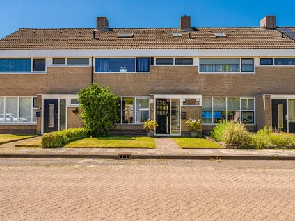 Tussenwoning te koop: Burgemeester Waalkensstraat 22, Nieuwolda Nieuwolda
