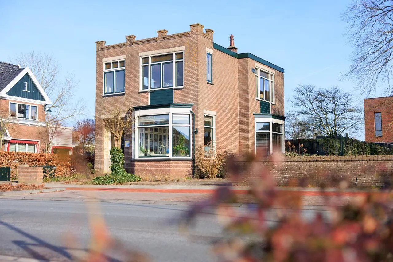 Vrijstaande woning te koop: Burgemeester Wuiteweg 53, Drachten